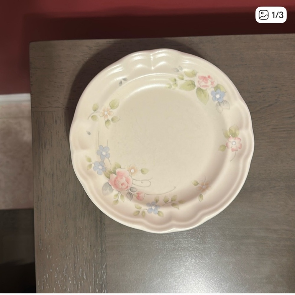 Pfaltzgraff Tea Rose Lunch Size Plate - Cream with Pink and Blue Floral